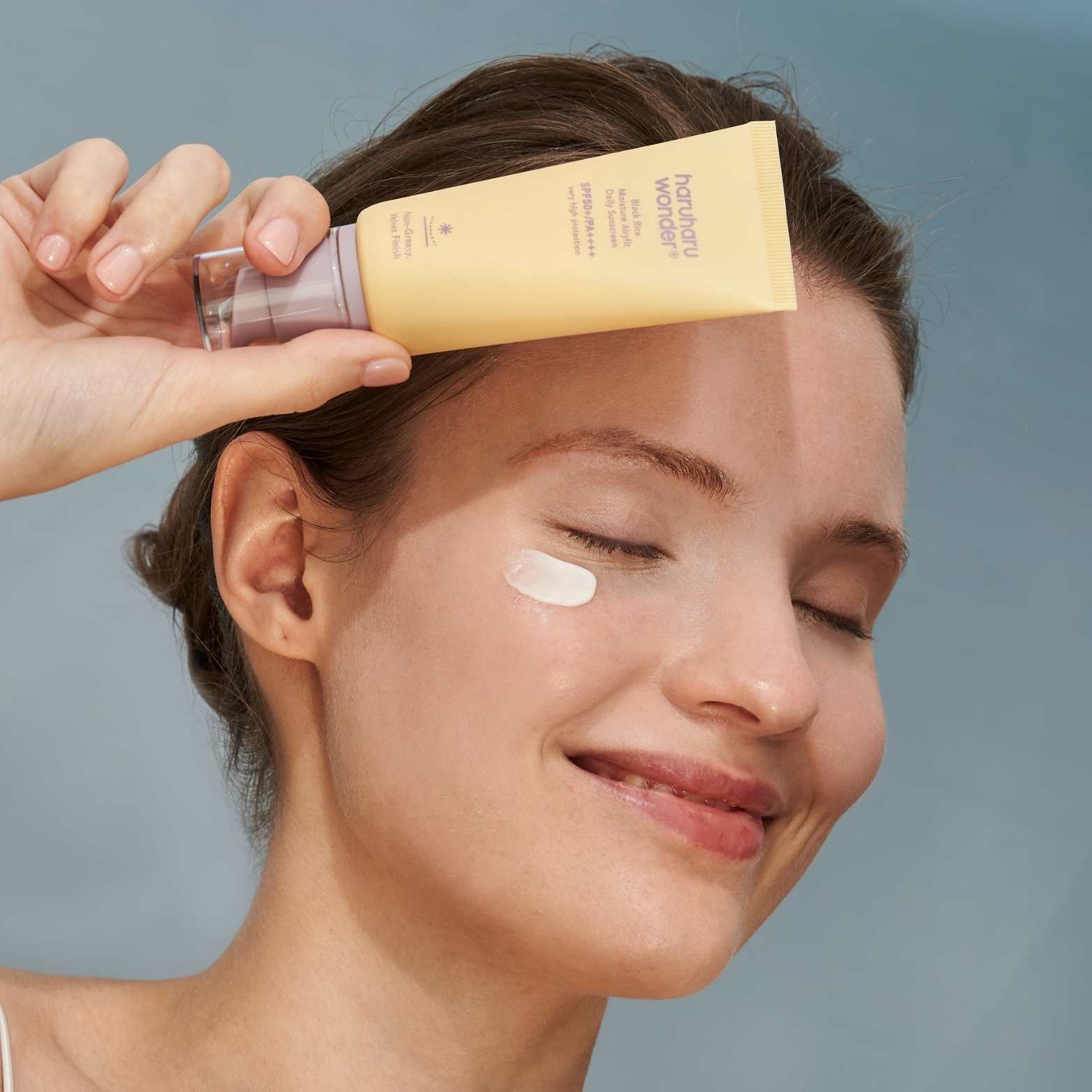 Black Rice Moisture Airyfit Daily Sunscreen SPF50+ PA++++-HARUHARU WONDER-HBYTALA